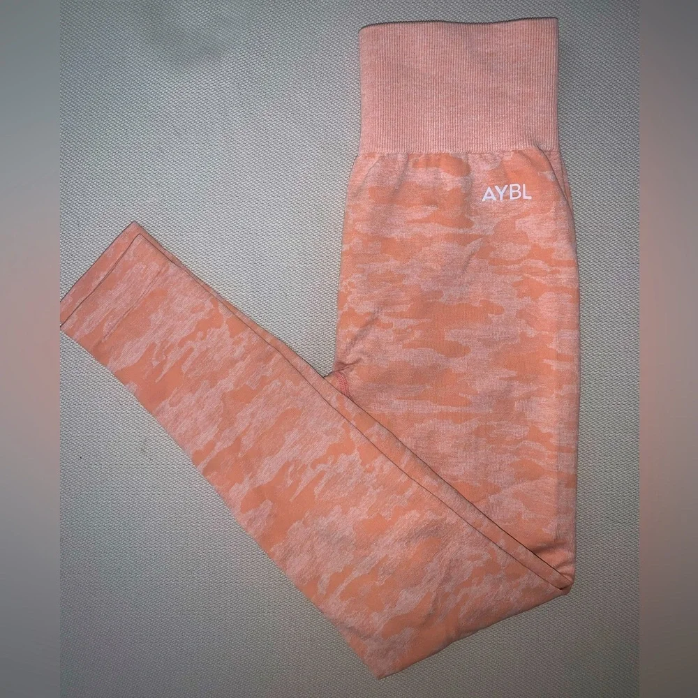 ABYL Seamless Camo Print Leggings with “butt scrunch” - Picture 1 of 4